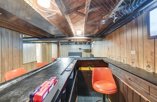 Glen House | Spacious Retreat w/Private Yard & Deck in Roscoe!