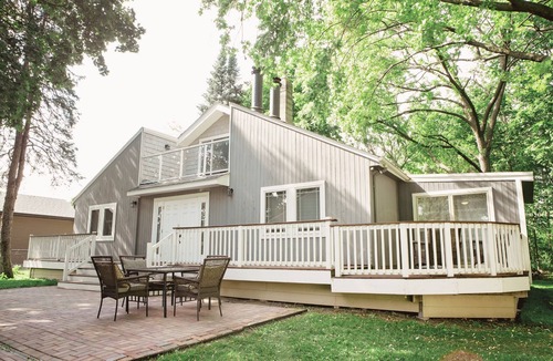 South St. Paul House | Spacious Serene St Paul Home close to all attractions Twin Cities has to offer!