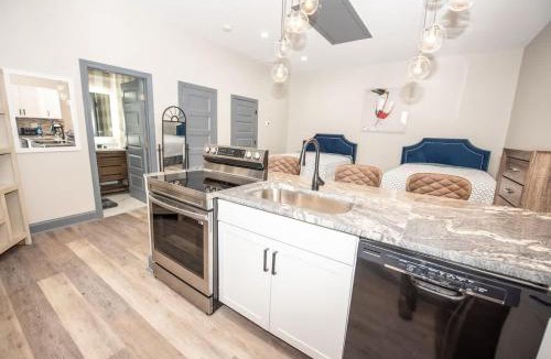 Dawsonville House | Spacious Studio with 2 queen beds B