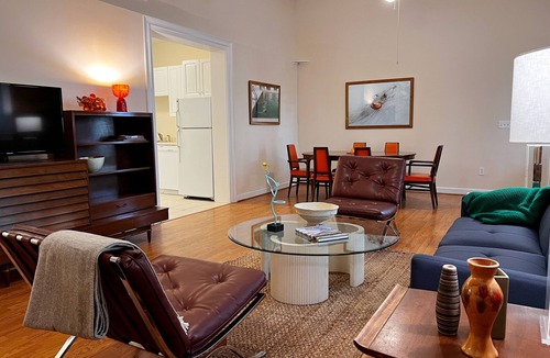 Elloree Apartment | Spacious Stylish One Bedroom Apartment