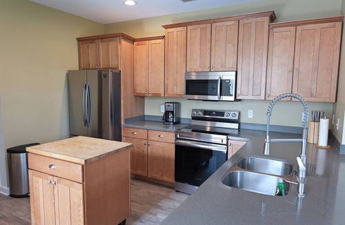 Selbyville House | Spacious townhouse 4 miles from the beach
