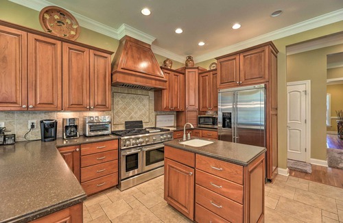 Trenton House | Spacious Trenton Home w/Pond on 20 Acres!