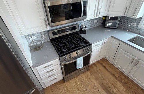 Bartlett House | Spacious updated beautiful house with Hottub!