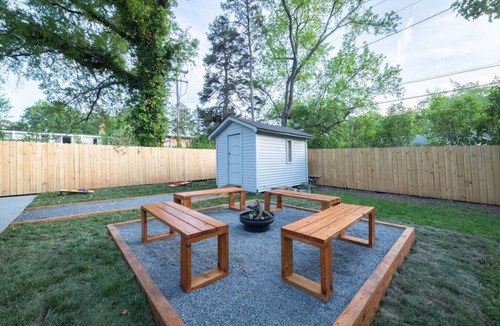 Charlotte House | Spacious Uptown Retreat w/Jacuzzi