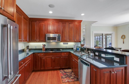 Fontana House | Spacious, family-friendly, and amenities galore!