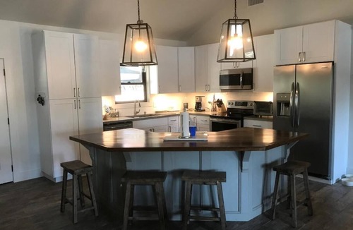 Dadeville House | Spacious Waterfront Home in Blue Creek Area