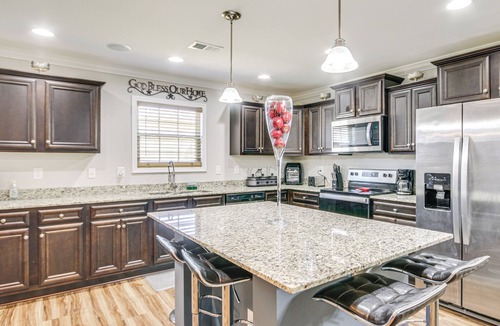 West Columbia House | Spacious West Columbia Home w/Patio & Grill!