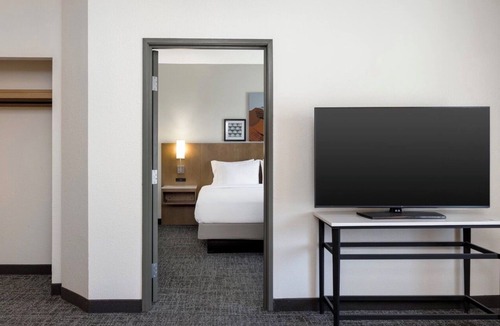 Ames Hotel | Spark by Hilton Ames