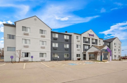 Moline Hotel | Spark By Hilton Moline Quad Cities