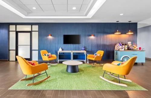 Shawnee Hotel | Spark by Hilton Shawnee