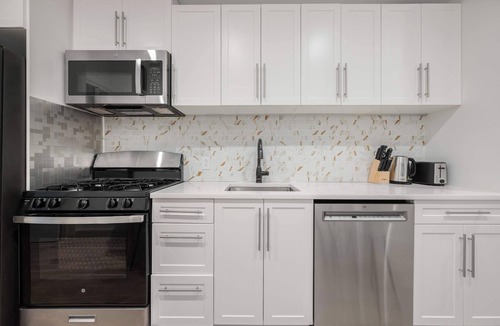 Kips Bay Apartment | Specious/with 2 full baths, walk anywhere