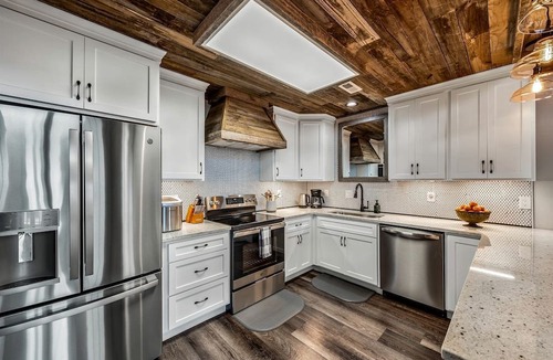Fort Payne Cabin | Spectacular Cabin with Home Theater and Fire Pit in Fort Payne, Alabama