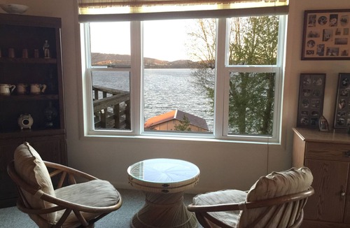 Langston House | Spectacular Lake Views, Bright & Cozy Interior, Great Fishing