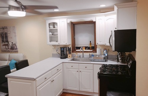 Highlands Apartment | SPECTACULAR OCEAN VIEW BEACHFRONT RENOVATED 2BR