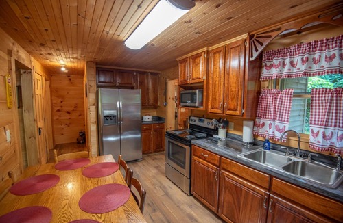 Warrensville Cabin | Spout Branch Cabin - On The New River - Firepit - Fishing