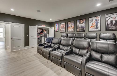 Bowling Green House | Sprawling Group Getaway w/Dock on Lake Wylie!