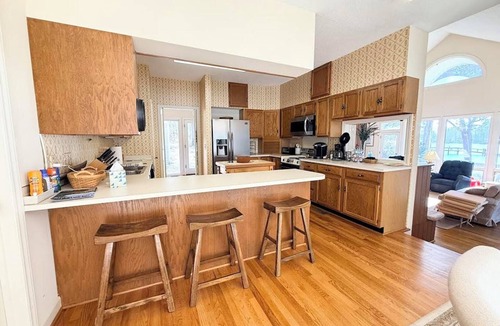 Lake Wylie House | Sprawling Lakefront Home on Peninsula, Beach, Dock, Kayaks, SUPs, Dogs Welcome!