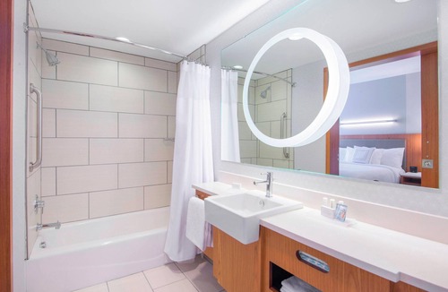 Westfall Park Hotel | SpringHill Suites® by Marriott® Wilmington Wrightsville Beach