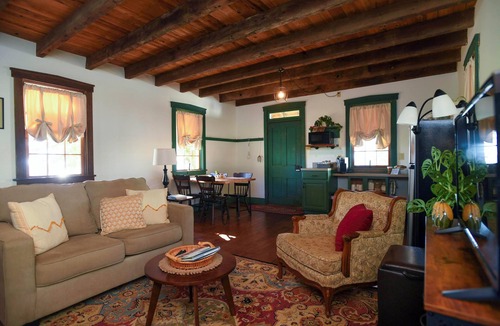 Steelville Cottage | Spruce Edge Guest House