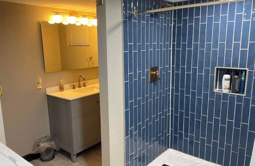 Unionville Hotel | Square View Inn Suite 3