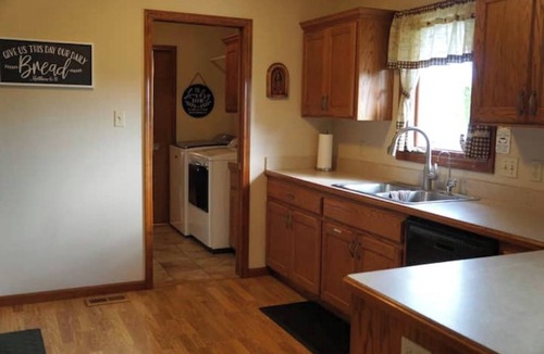 St. Marys House | St. Marys Peaceful 3 bed, 2 bath with hot tub -Family Friendly