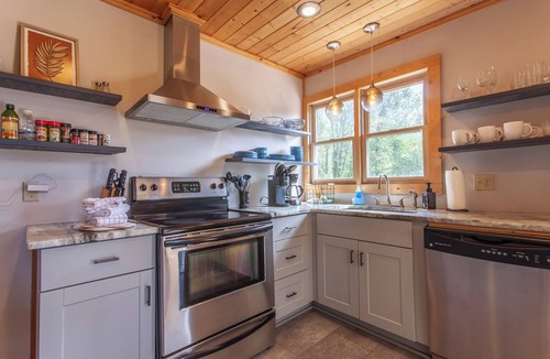 Almond Cabin | Stackstone Ridge- Gorgeous View!