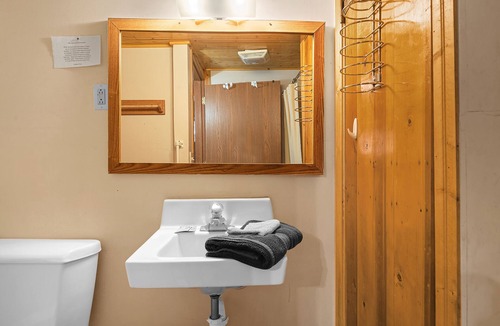 Cheyenne Crossing Cabin | Stage Stop Cabin - In the Heart of Wickiup - Near Firepit & Playground
