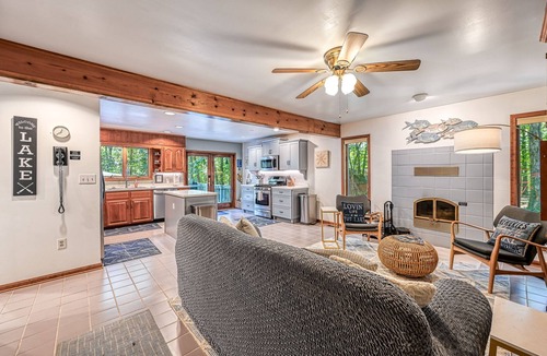 Lakeside Woods House | Stay at a great place at Lake Anna.