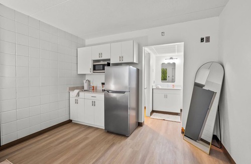 Cedar Falls Apartment | Stay Downtown, Free Gated Parking, Renovated Studio! 525