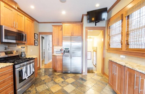 Belmar House | Stay in Belmar and explore Jersey Shore with everything you need just steps away. This comfortable private room with its own bathroom, new hot tub and own parking space is perfect for travelers who want convenience, comfort, and enjoyment.