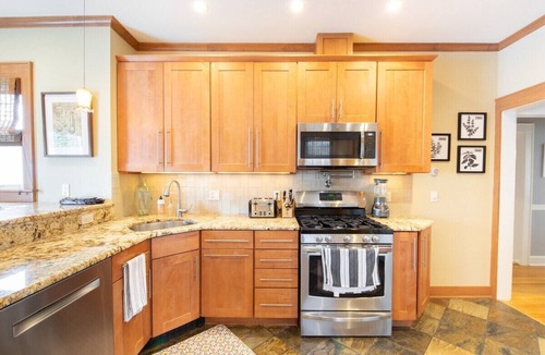 Belmar House | Stay in Belmar and explore Jersey Shore with everything you need just steps away. This comfortable private room with its own bathroom, new hot tub and own parking space is perfect for travelers who want convenience, comfort, and enjoyment.