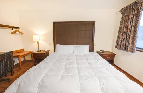 Harlan Hotel | Stay near Milk & Honey, Pets Welcome Room w/Parking On-Site