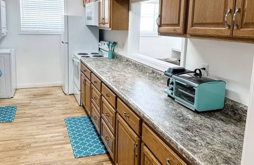 Hays Apartment | Stay on the Bricks! 1-Bedroom Apartment in Historic Downtown Hays