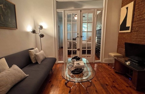 Carroll Gardens Apartment | Stay with a local in Brownstone Brooklyn's Carroll Gardens