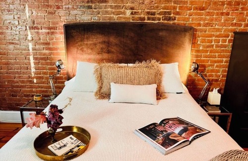 Carroll Gardens Apartment | Stay with a local in Brownstone Brooklyn's Carroll Gardens