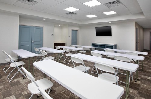 Ames Hotel | Staybridge Suites - Ames by IHG