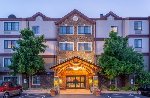 Davenport Hotel | Staybridge Suites Davenport by IHG