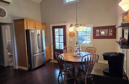 Elwood House | Staying at this Country Retreat Supports a Nonprofit Animal Rescue
