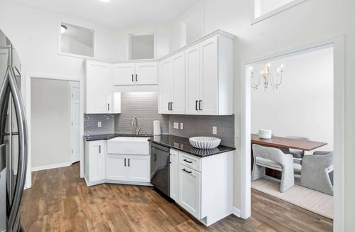 Gunter Afs House | Step-Free Family Home with BBQ in Montgomery