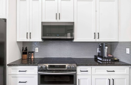 Gunter Afs House | Step-Free Family Home with BBQ in Montgomery
