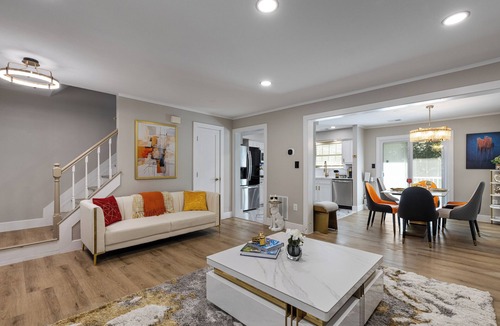 Lake Ridge Condo | Step into Absolute luxury, Smart Home- We welcome long stay