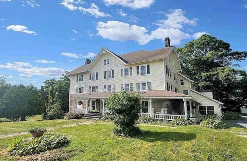 Clintondale Apartment | Step into history & unwind at Elixir apt a charming 🏡 at the❤️of NYHudson Valley