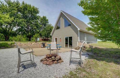 Fairport House | Steps to Fishing Pond! Country Cabin in Maysville