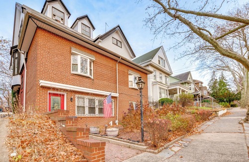 West Side Apartment | Steps to Lincoln Park: Spacious Apt in Jersey City