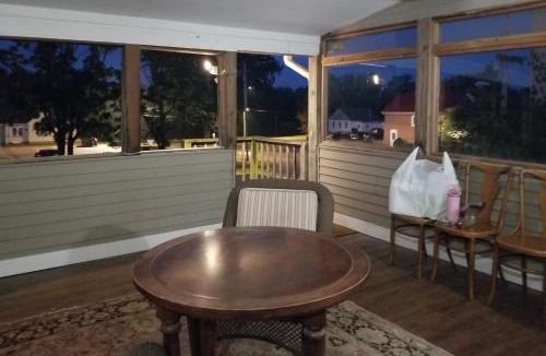 Nauvoo Apartment | Steps to Nauvoo Temple! 2-Unit Family Combo