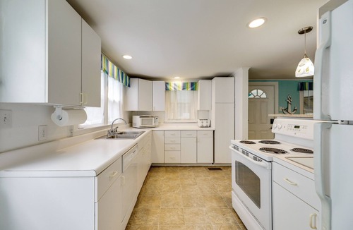 South Rehoboth Cottage | Steps to Rehoboth Beach: Spacious Family Home!