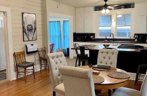 Georgetown House | Steps to Square & Southwestern - 3rd Gen Fam-Owned - Old Town L-I-V-I-N'