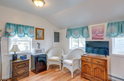 Surf City Cottage | Steps to Surf City Beach: Pet-friendly Cottage!
