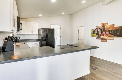 Holt House | Steps to Winery! Updated Farmhouse in Holt