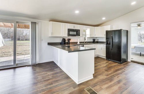 Holt House | Steps to Winery! Updated Farmhouse in Holt